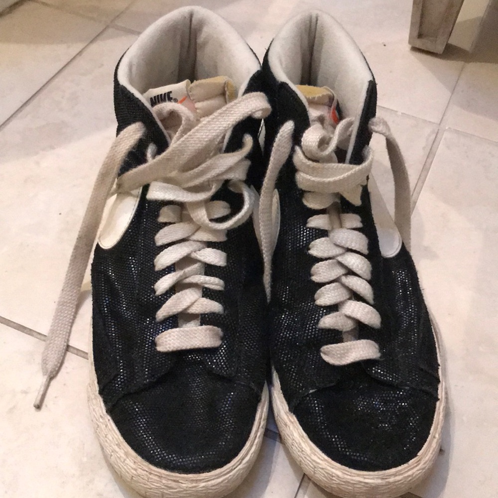 NIKE BLAZER SNEAKERS